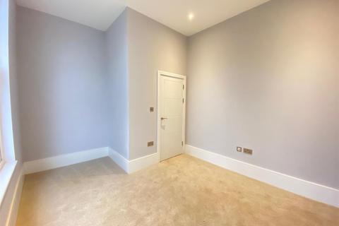 2 bedroom apartment to rent, Castlebar Road, Ealing, Ealing