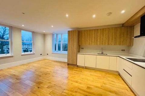 2 bedroom apartment to rent, Castlebar Road, Ealing