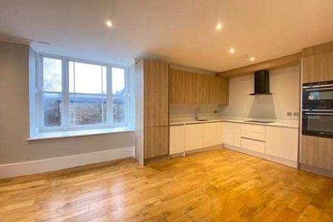 2 bedroom apartment to rent, Castlebar Road, Ealing