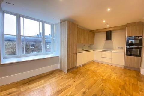 2 bedroom apartment to rent, Castlebar Road, Ealing