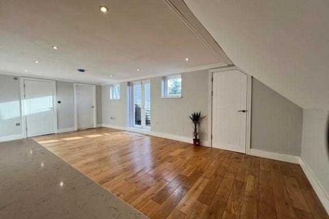 undefined, Castlebar Road, Ealing, Ealing