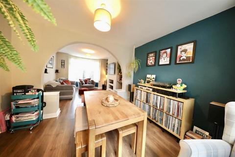 3 bedroom semi-detached house for sale, Silverdale Road, Hull