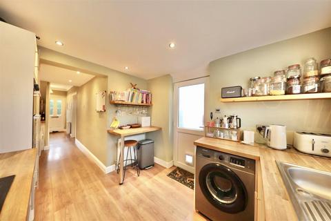 3 bedroom semi-detached house for sale, Silverdale Road, Hull
