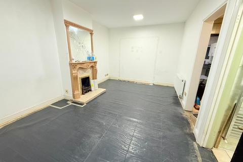 4 bedroom terraced house to rent, Bushway, Dagenham RM8