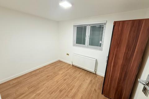 undefined, Bushway, Dagenham RM8