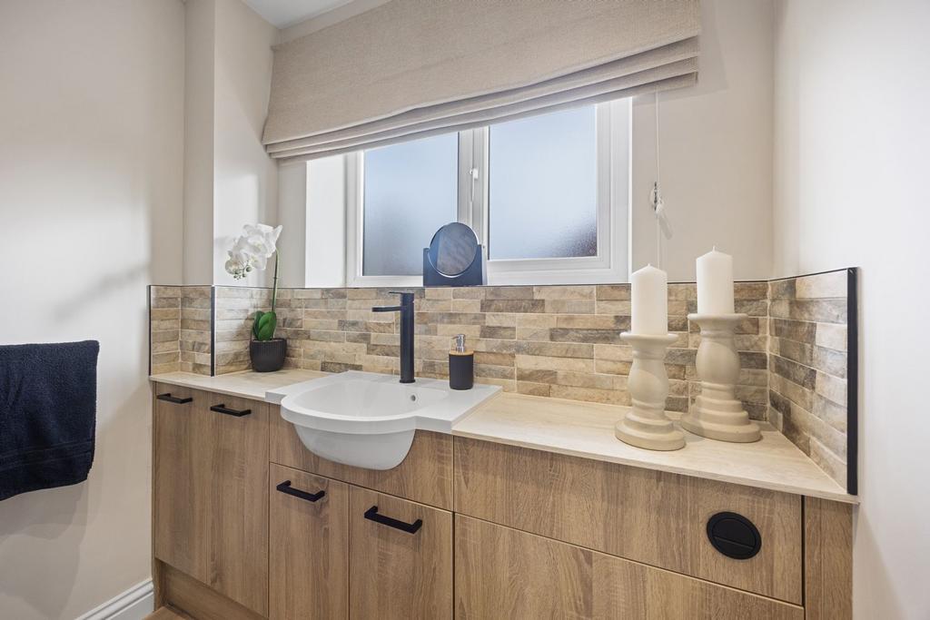 En-suite to master