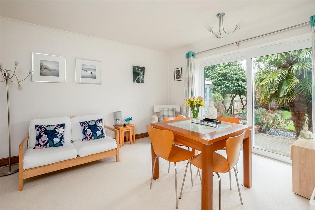16 Ballards Close 2061-7.jpg