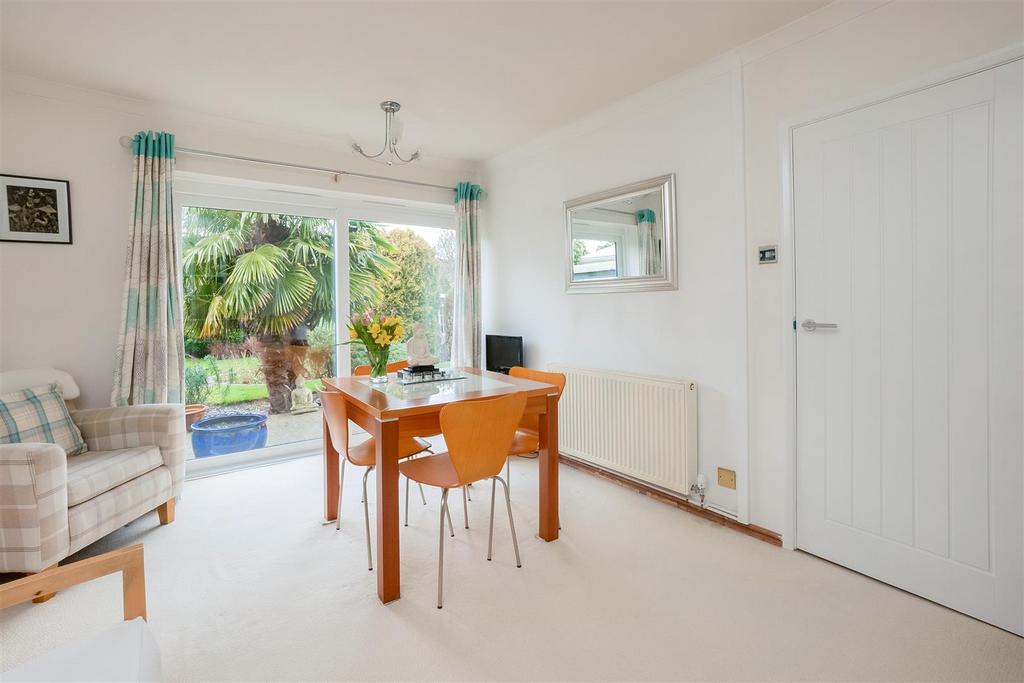 16 Ballards Close 2061-8.jpg