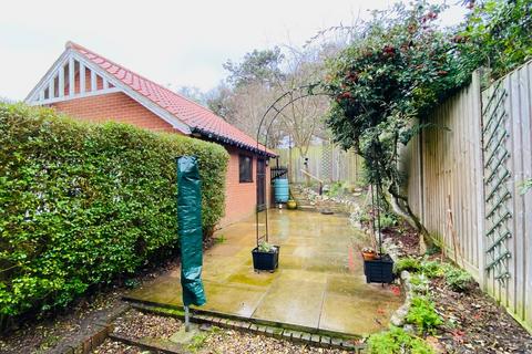 2 bedroom cottage for sale, Cromer Road, West Runton NR27