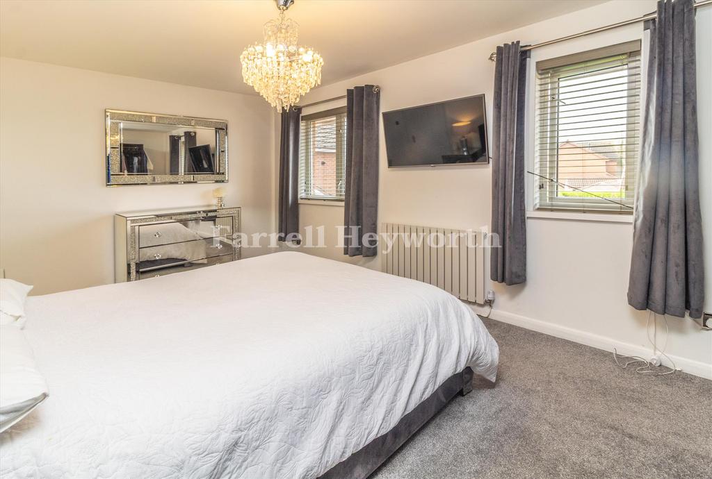 Bedroom 1 image 2