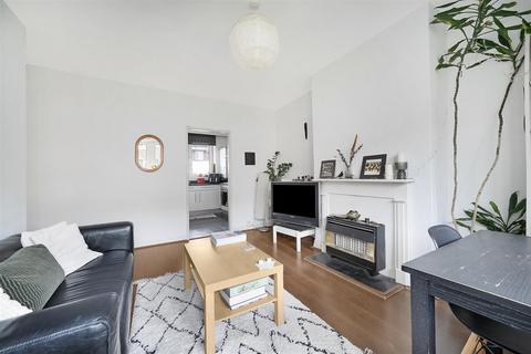 2 bedroom flat for sale, Barnard House, Ellsworth Street, London
