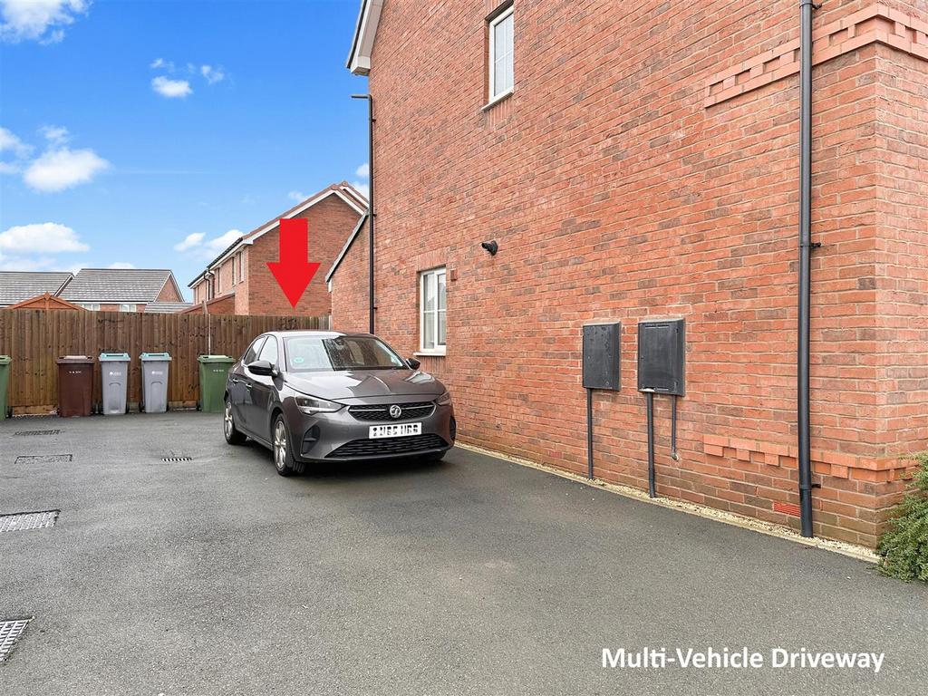 Multi-Vehicle Driveway 557