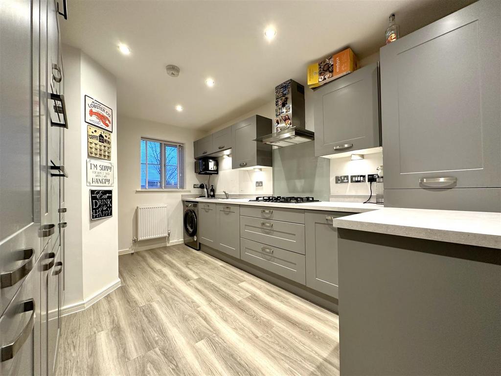 Stylish Modern Kitchen 252