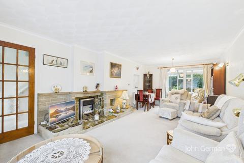 3 bedroom detached house for sale, Hillcrest Avenue, Burton-on-Trent