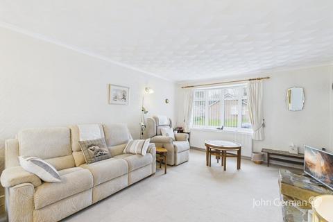 3 bedroom detached house for sale, Hillcrest Avenue, Burton-on-Trent