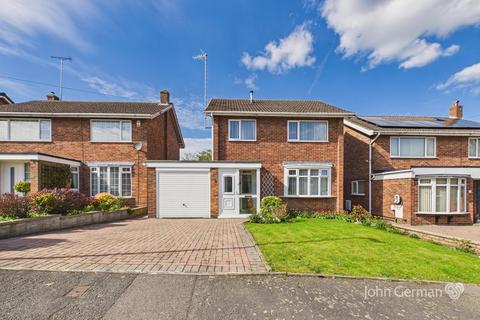 3 bedroom detached house for sale, Hillcrest Avenue, Burton-on-Trent