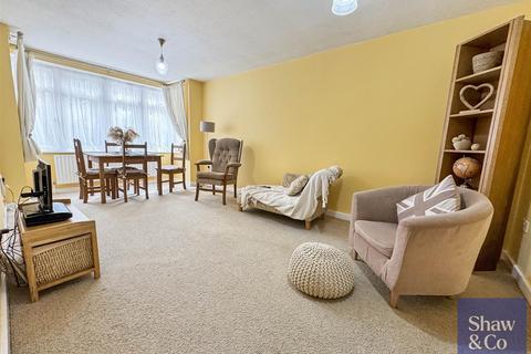 2 bedroom flat for sale, Staines Road, Hounslow TW4