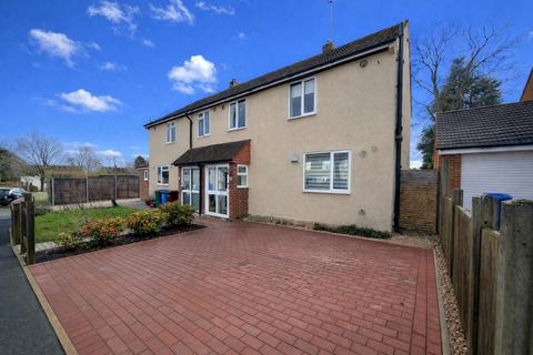 undefined, North Farm Road, Farnborough GU14