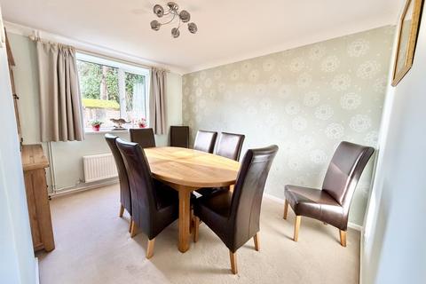 undefined, North Farm Road, Farnborough GU14