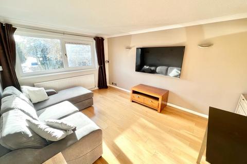 2 bedroom apartment for sale, Henley Drive, Camberley GU16