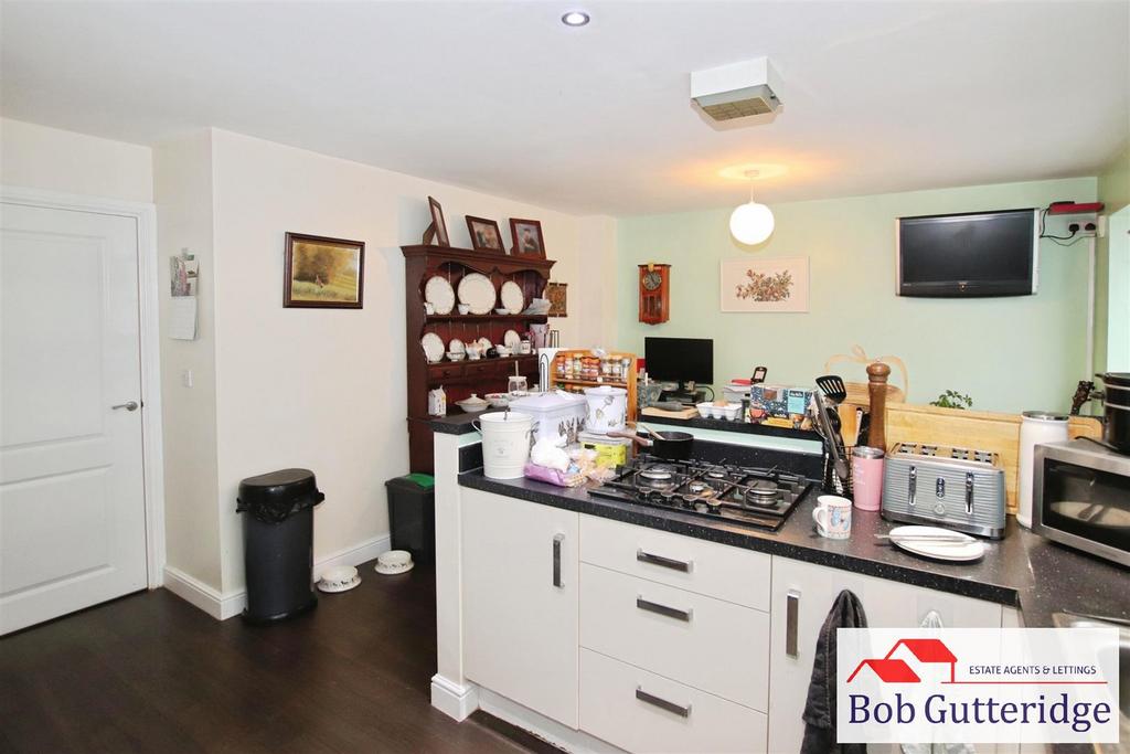 Fitted kitchen / dining room