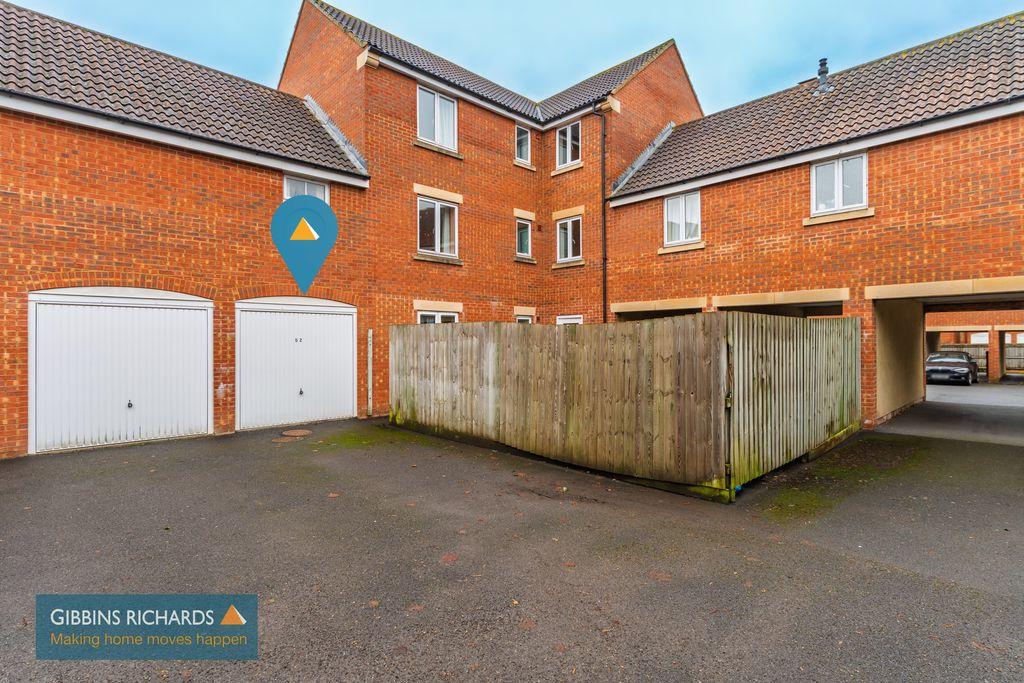 Garage/Parking