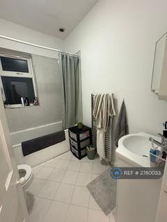 3 bedroom terraced house to rent, Gerald Road, Salford, M6