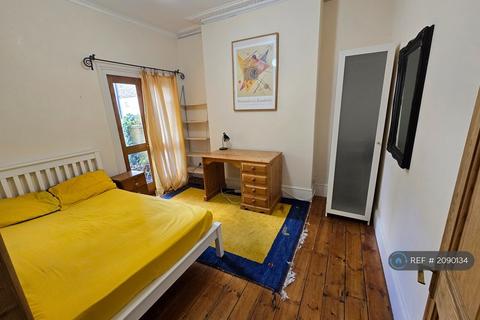 undefined, Wellington Gardens, Charlton, SE7