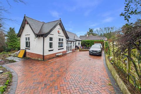 3 bedroom detached bungalow for sale, Highfield Drive, Burton-On-Trent DE15
