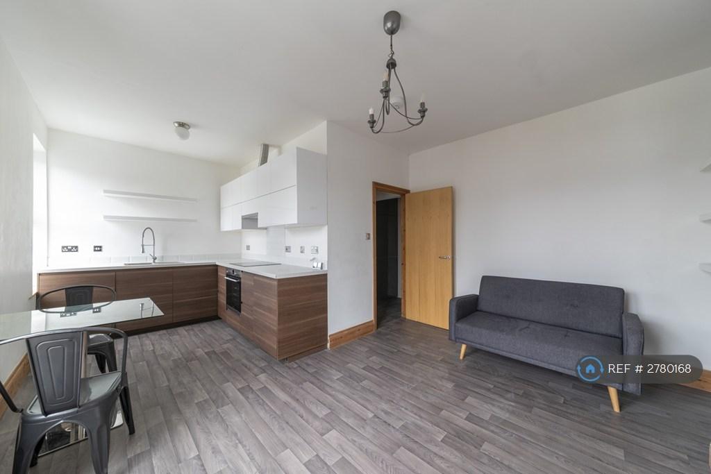 Lounge/Kitchen