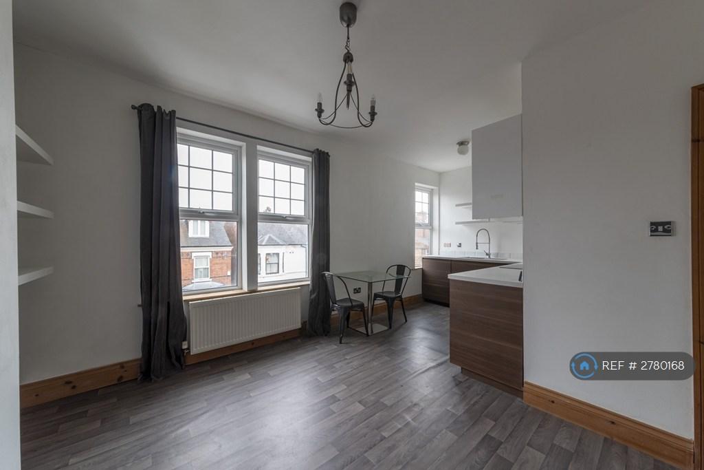 Lounge/Kitchen