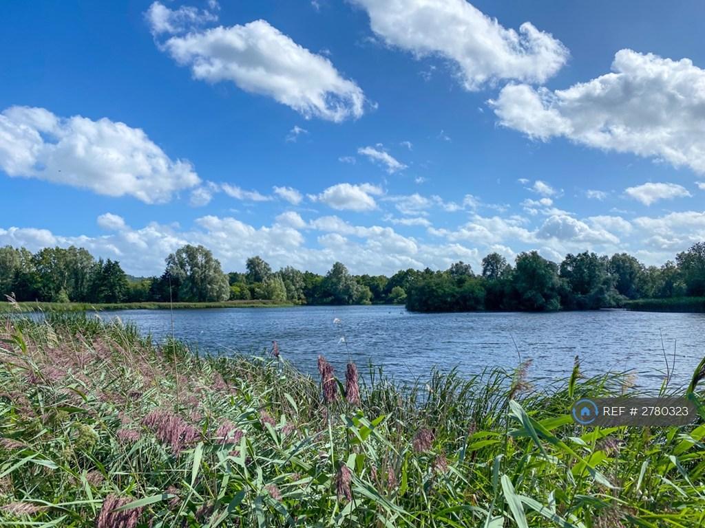 Nearby Caldecotte Lake