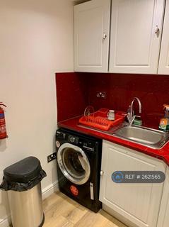 1 bedroom in a flat share to rent, Dulwich, London, SE21
