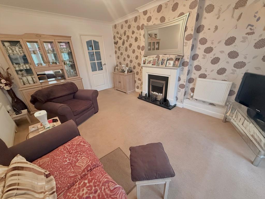 6 Fircroft Lounge1