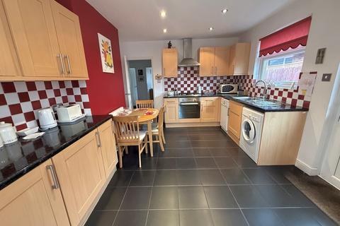 2 bedroom detached bungalow for sale, Fircroft Crescent, Rustington