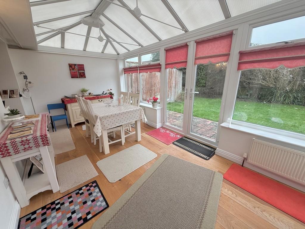 6 Fircroft Cres Conservatory