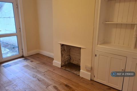 3 bedroom terraced house to rent, Lyndhurst Road, Bath, BA2