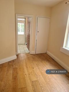 3 bedroom terraced house to rent, Lyndhurst Road, Bath, BA2