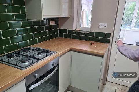 3 bedroom terraced house to rent, Lyndhurst Road, Bath, BA2