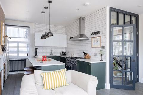 3 bedroom maisonette for sale, Valetta Road W3