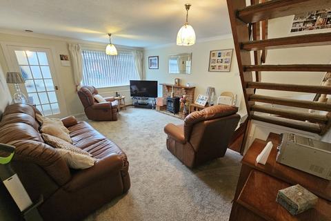 2 bedroom semi-detached house for sale, Cherwell Avenue, Heywood, OL10 4SY