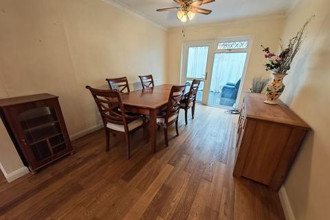 3 bedroom semi-detached house for sale, Tangmere Gardens, Northolt