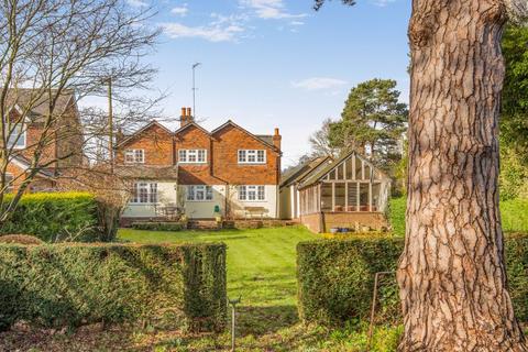 4 bedroom detached house for sale, Heath Lane, Albury