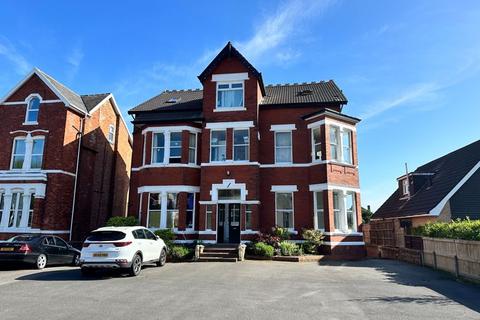Cambridge Road, Southport PR9