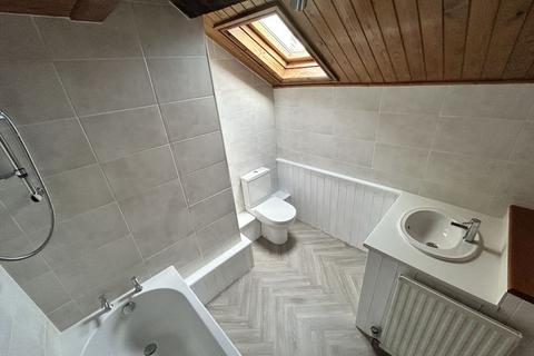 4 bedroom cottage for sale, Geulan Road, Llysfaen