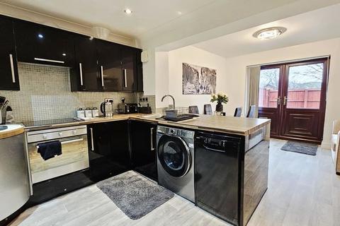 3 bedroom terraced house for sale, The Dales, Hereford HR2