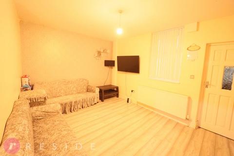 2 bedroom end of terrace house for sale, New Barn Lane, Rochdale OL11