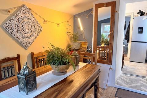 2 bedroom cottage for sale, Limerick Place, St Judes, Plymouth Cottage style 2 Bedroom Home Chain free
