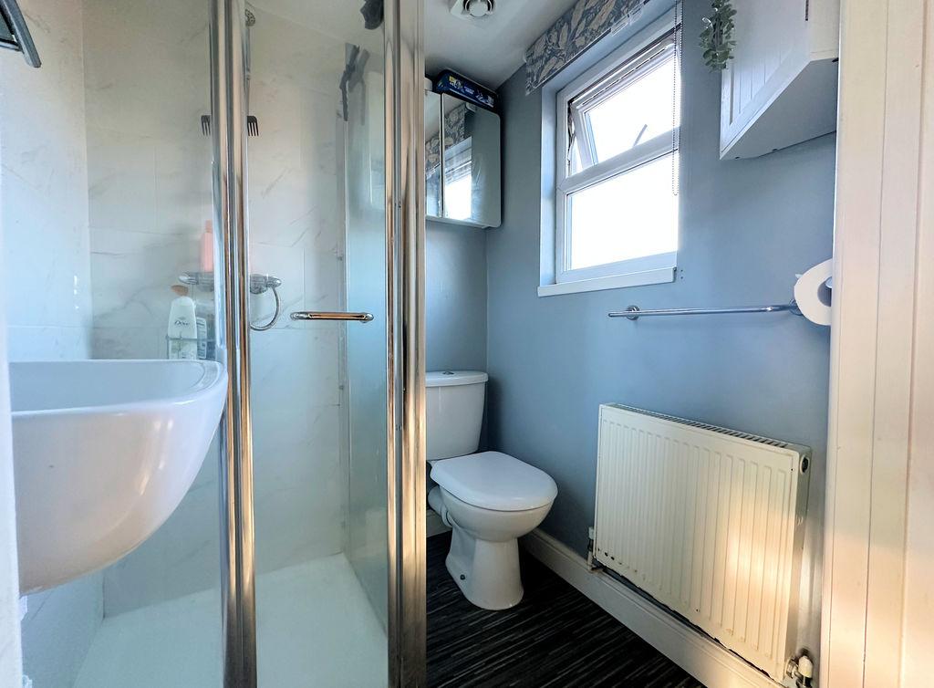 En Suite to Bedroom