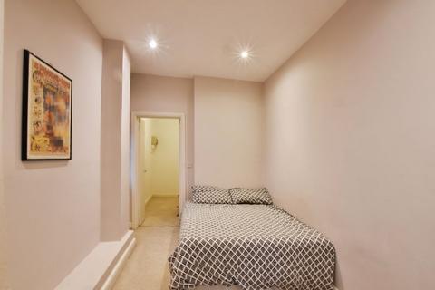 2 bedroom apartment for sale, Castle Street, Salisbury            *VIDEO TOUR*